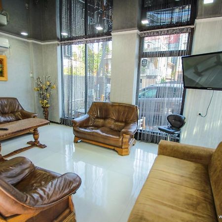 Hotel Batumi Inn エクステリア 写真