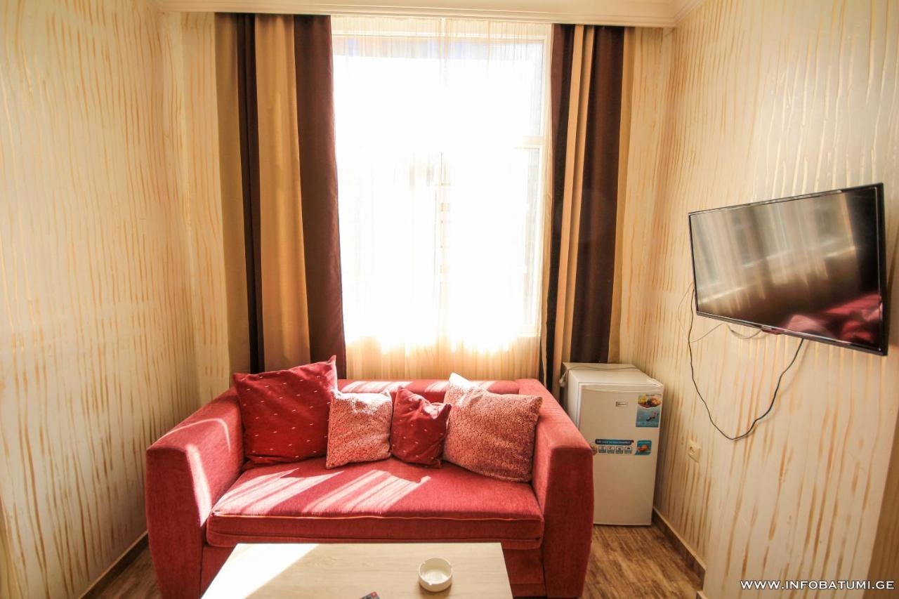 Hotel Batumi Inn エクステリア 写真