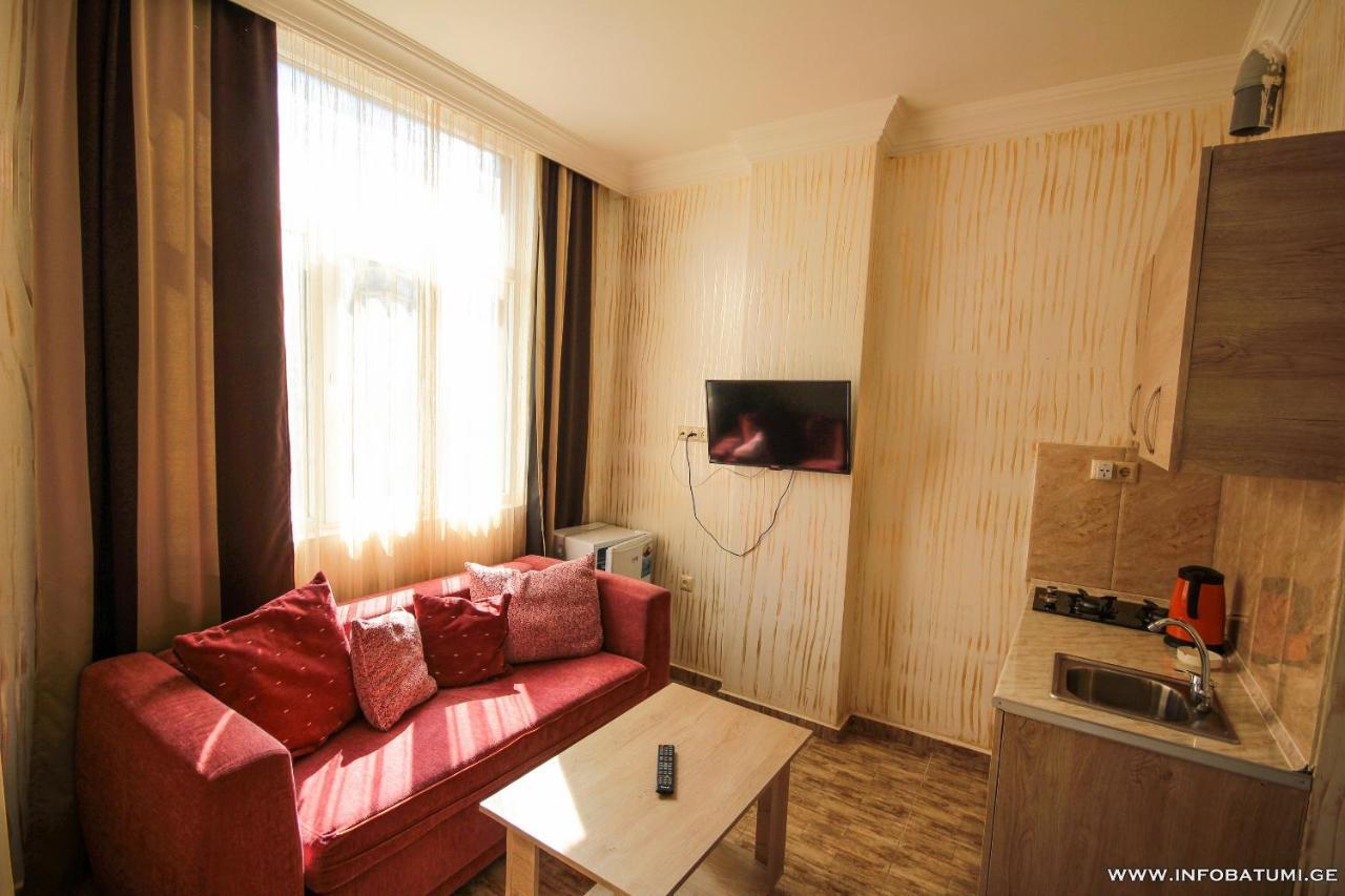 Hotel Batumi Inn エクステリア 写真