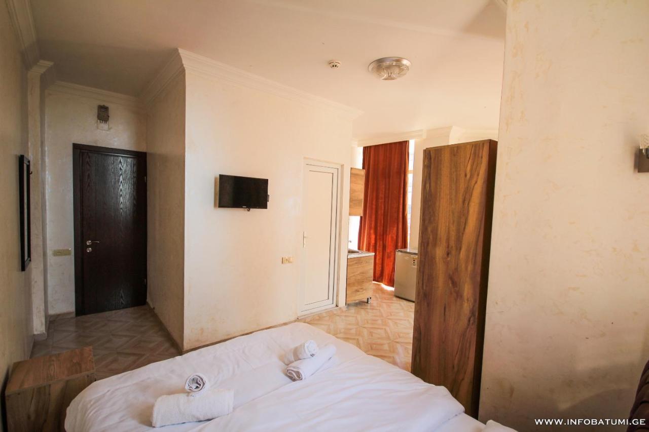 Hotel Batumi Inn エクステリア 写真