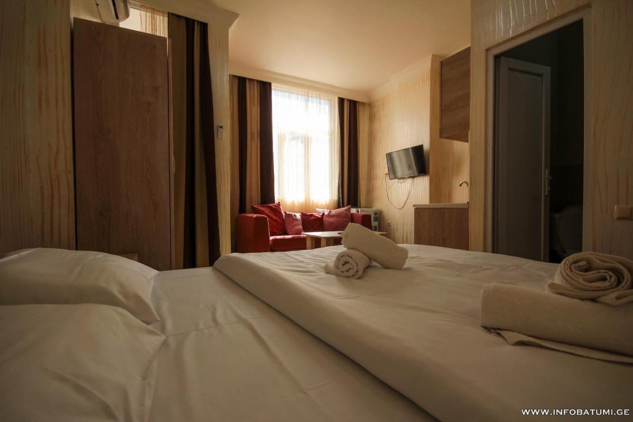 Hotel Batumi Inn エクステリア 写真