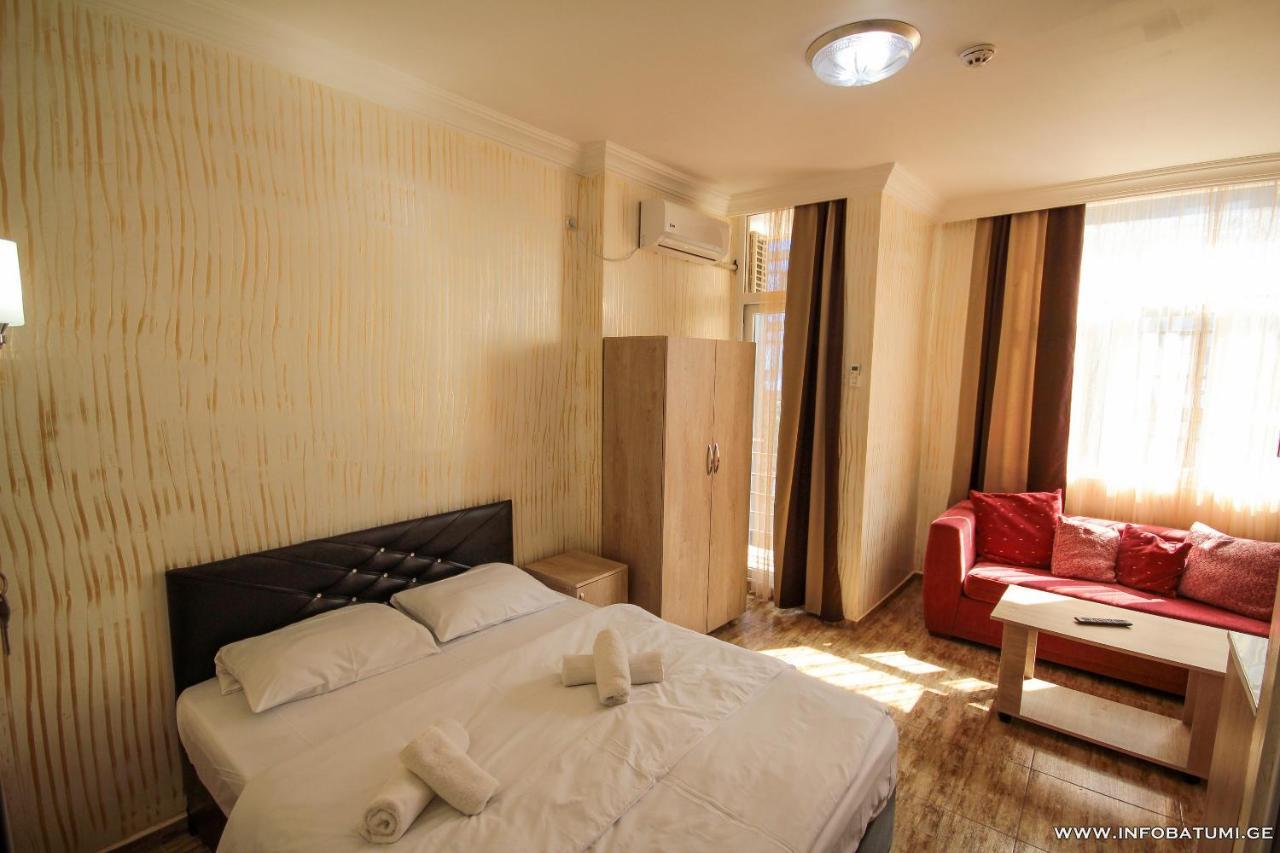 Hotel Batumi Inn エクステリア 写真